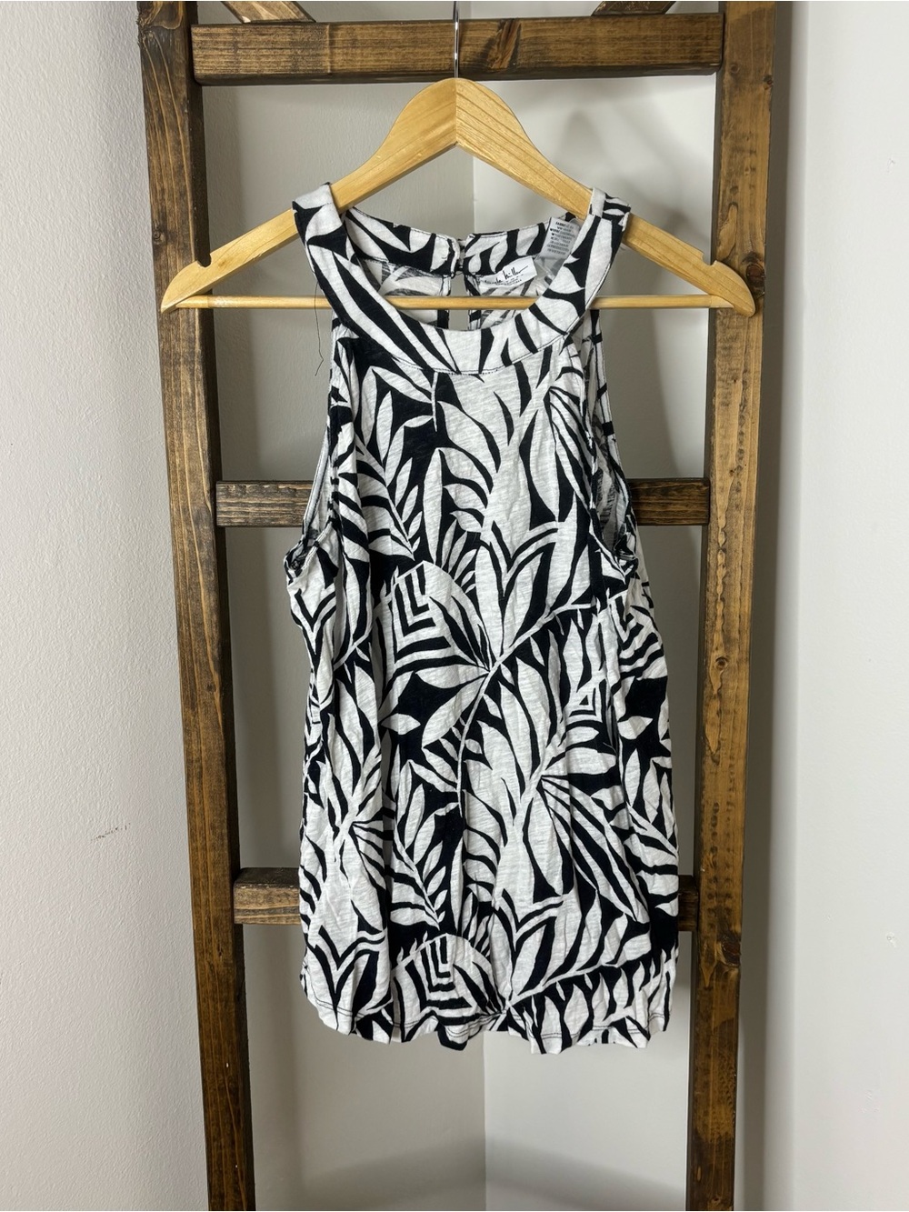 Nicole Miller Black & White Tropical Print Tank Top Size 2X